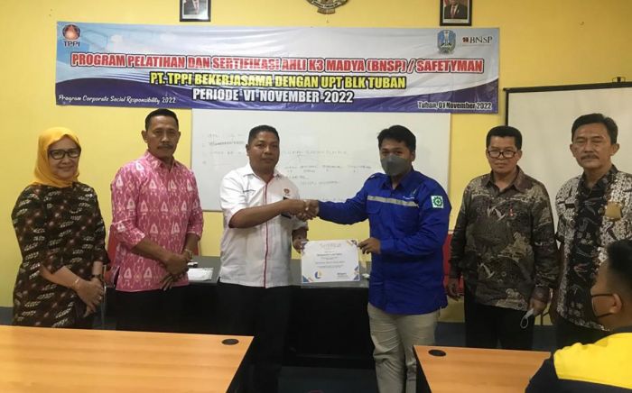Tingkatkan SDM Warga Sekitar, TPPI Gelar Pelatihan dan Sertifikasi Ahli K3 Madya Tingkatkan SDM Warga Sekitar, TPPI Gelar Pelatihan dan Sertifikasi Ahli K3 Madya