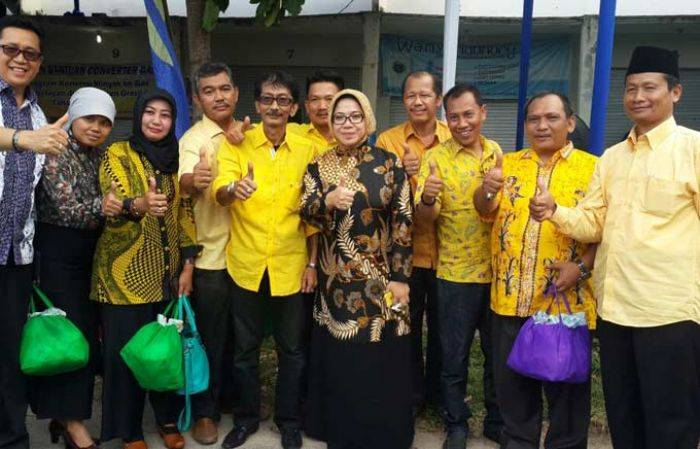 Anggota DPR RI Eni Maulani Serahkan Bantuan Konverter Gas kepada 900 Nelayan Anggota DPR RI Eni Maulani Serahkan Bantuan Konverter Gas kepada 900 Nelayan