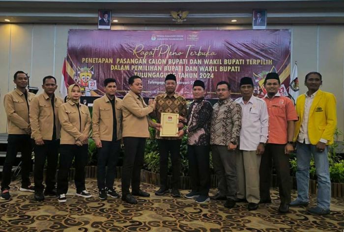 TOK! KPU Tetapkan Gatut-Baharudin sebagai Paslon Terpilih Pilkada Tulungagung TOK! KPU Tetapkan Gatut-Baharudin sebagai Paslon Terpilih Pilkada Tulungagung