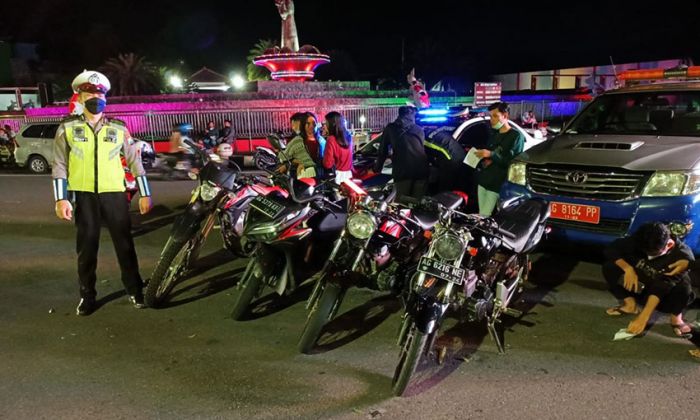 Razia Balap Liar di Kota Blitar, Polisi Kejar-kejaran dengan Pemotor Razia Balap Liar di Kota Blitar, Polisi Kejar-kejaran dengan Pemotor