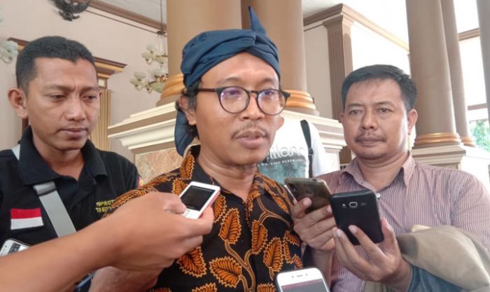 Dewan Kesenian Situbondo Beri Penghargaan Pelaku Seni dan Budaya Dewan Kesenian Situbondo Beri Penghargaan Pelaku Seni dan Budaya