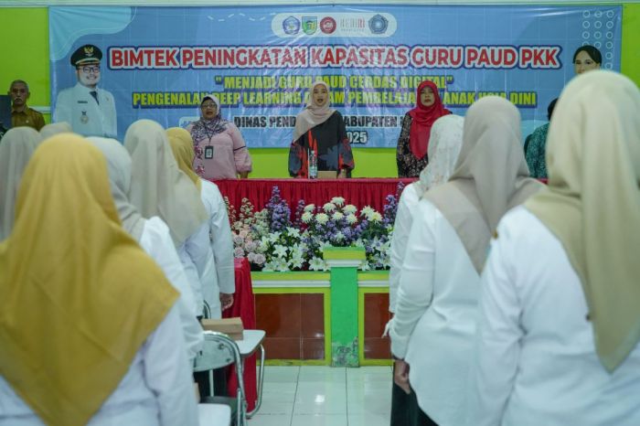 Kenalkan Teknologi AI, Ketua TP PKK Kabupaten Kediri Siapkan Guru PAUD Jadi Agen Perubahan Kenalkan Teknologi AI, Ketua TP PKK Kabupaten Kediri Siapkan Guru PAUD Jadi Agen Perubahan