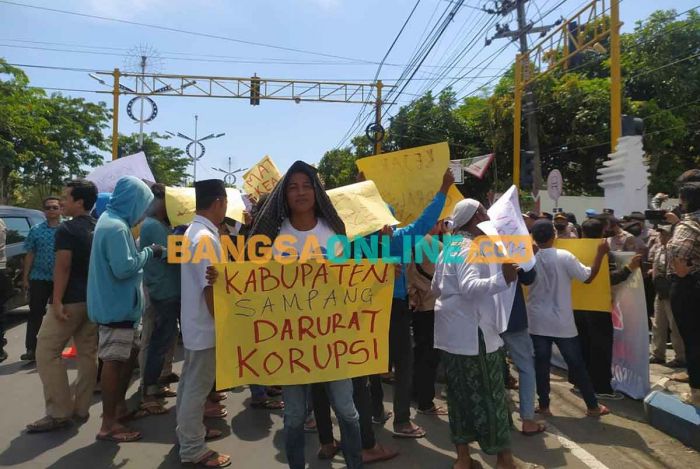 Belum Ada Tersangka soal Kasus Penyelewengan Bansos, Kejari Sampang Dianggap Belum Ada Tersangka soal Kasus Penyelewengan Bansos, Kejari Sampang Dianggap