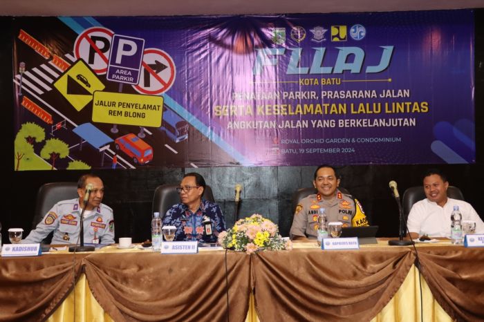 Atasi Wisatawan Membeludak, Pemkot Batu Bakal Bangun Tempat Parkir Baru Sistem Gate di Alun-Alun Atasi Wisatawan Membeludak, Pemkot Batu Bakal Bangun Tempat Parkir Baru Sistem Gate di Alun-Alun
