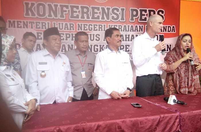 Kunjungi Kampung Amrozi, Menlu Belanda Belajar Deradikalisasi Kunjungi Kampung Amrozi, Menlu Belanda Belajar Deradikalisasi