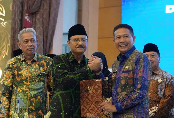 Dukung Pelaksanaan Sekolah Rakyat, Wali Kota Malang Serahkan Pemanfaatan Aset Daerah Dukung Pelaksanaan Sekolah Rakyat, Wali Kota Malang Serahkan Pemanfaatan Aset Daerah
