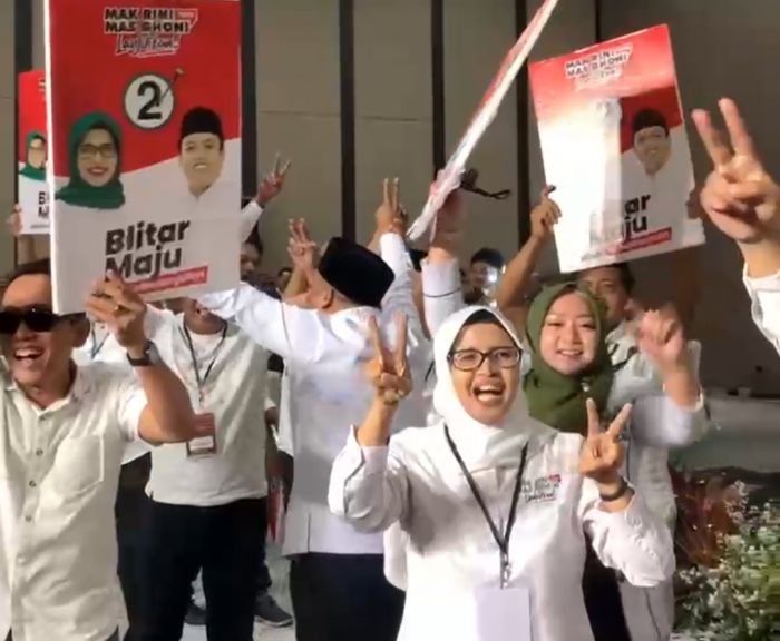 Heboh! Gegara Lagu Rindu Usai Undi Nomor Paslon, Netralitas KPU Blitar Dipermasalahkan Heboh! Gegara Lagu Rindu Usai Undi Nomor Paslon, Netralitas KPU Blitar Dipermasalahkan