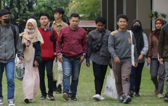 Pegiat Medsos dari Sidoarjo ini Maknai Sumpah Pemuda dengan Semangat Perubahan Pegiat Medsos dari Sidoarjo ini Maknai Sumpah Pemuda dengan Semangat Perubahan