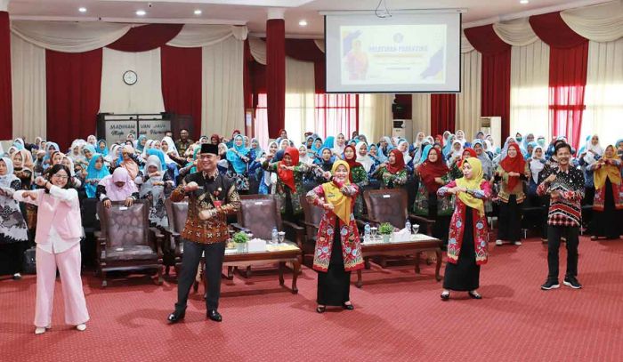 Wujudkan Lingkungan Ramah Anak, Ketua Forum PAUD Kota Pasuruan Buka Pelatihan Parenting