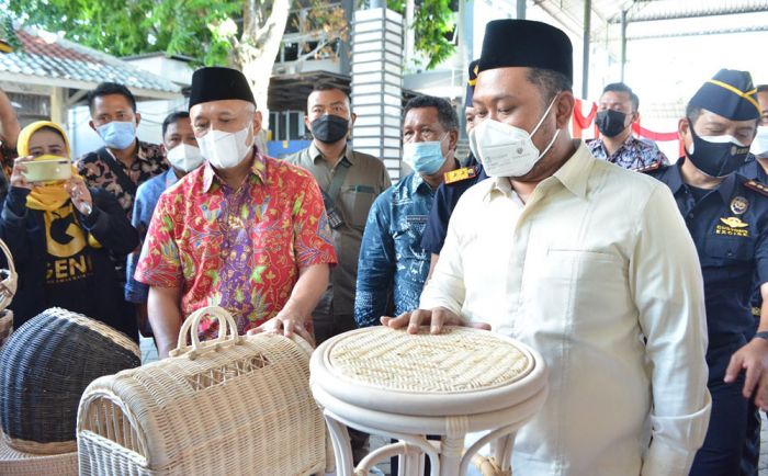 Menkop RI Lepas Ekspor Produk Pertanian Mangga UMKM Gresik ke Singapura Menkop RI Lepas Ekspor Produk Pertanian Mangga UMKM Gresik ke Singapura