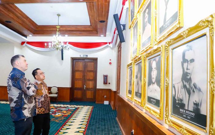 Terima Konjen Australia, Pj Gubernur Jatim Harap Kerja Sama di Berbagai Sektor Semakin Kuat dan Luas Terima Konjen Australia, Pj Gubernur Jatim Harap Kerja Sama di Berbagai Sektor Semakin Kuat dan Luas