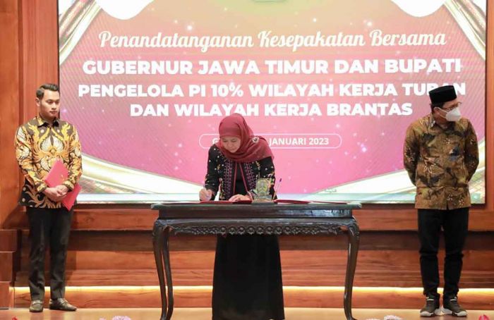 Gubernur Khofifah dan 5 Bupati Teken Kesepakatan Bersama Pengelolaan PI 10 Persen Migas Gubernur Khofifah dan 5 Bupati Teken Kesepakatan Bersama Pengelolaan PI 10 Persen Migas
