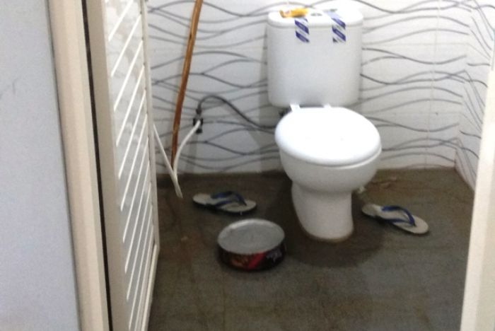 Pengunjung LSC Keluhkan Kondisi Toilet yang Kumuh dan Mampet Pengunjung LSC Keluhkan Kondisi Toilet yang Kumuh dan Mampet