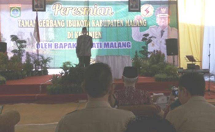 Bupati Resmikan Gapura Ibu Kota Kabupaten Malang Bupati Resmikan Gapura Ibu Kota Kabupaten Malang