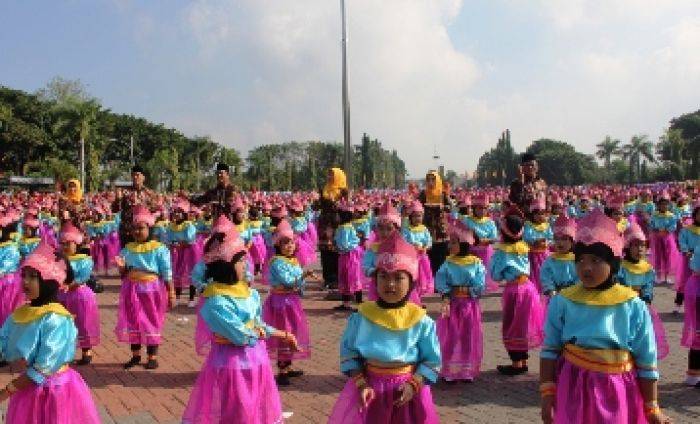 12.000 Anak PAUD di Gresik Senam Massal Peringati HAN