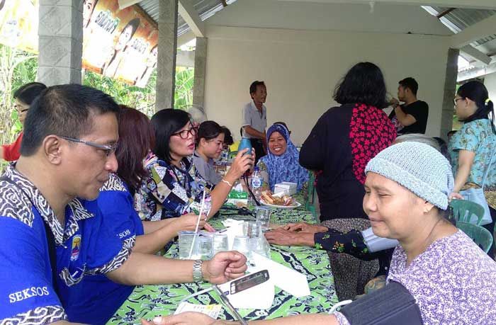 Jemaat Gereja Santa Maria Kerek Gelar Baksos Pengobatan Gratis Jemaat Gereja Santa Maria Kerek Gelar Baksos Pengobatan Gratis