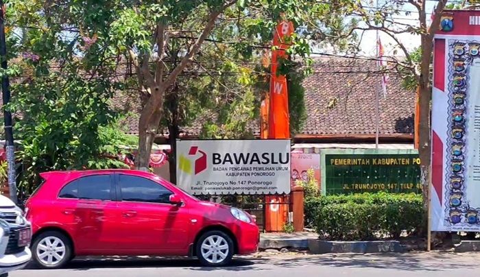Diduga Jadi Tim Pemenangan, Dua Anggota DPR RI Dilaporkan ke Bawaslu Ponorogo Diduga Jadi Tim Pemenangan, Dua Anggota DPR RI Dilaporkan ke Bawaslu Ponorogo
