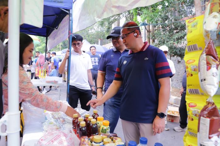 Beberkan Manfaat Car Free Day, Pj Wali Kota Batu Borong Dagangan UMKM untuk Panti Asuhan Beberkan Manfaat Car Free Day, Pj Wali Kota Batu Borong Dagangan UMKM untuk Panti Asuhan