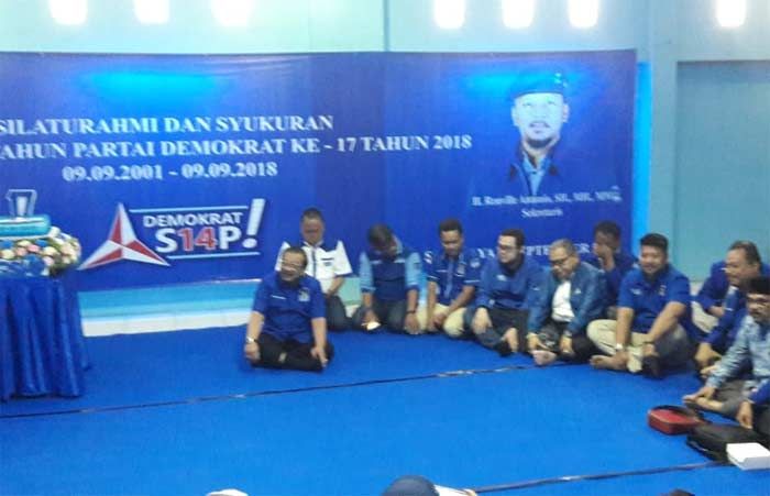 HUT Demokrat ke-17, Pakde Karwo Wajibkan Caleg Punya Inovasi Gaet Dukungan Masyarakat HUT Demokrat ke-17, Pakde Karwo Wajibkan Caleg Punya Inovasi Gaet Dukungan Masyarakat