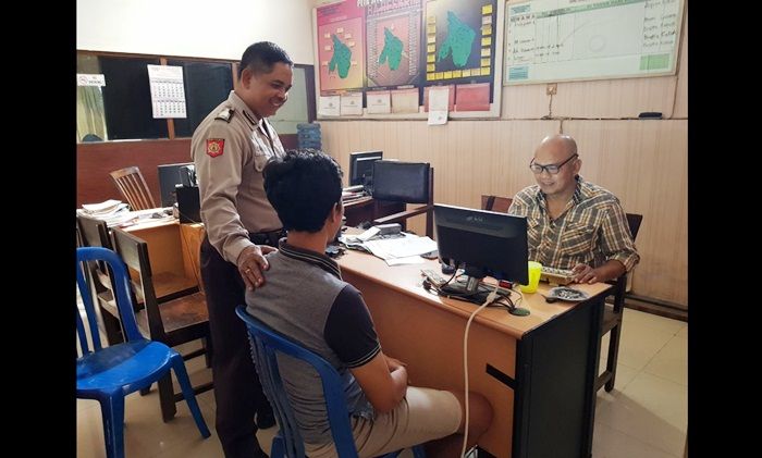 Jadi Kurir Sabu, Warga Wonosari Mojokerto Dibekuk Polisi Jadi Kurir Sabu, Warga Wonosari Mojokerto Dibekuk Polisi