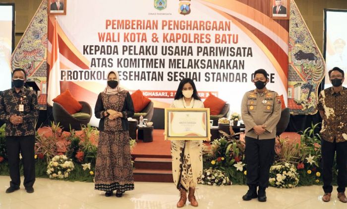 Apresiasi Pelaku Wisata Atas Komitmen CHSE, Pemkot Batu Berikan Penghargaan Apresiasi Pelaku Wisata Atas Komitmen CHSE, Pemkot Batu Berikan Penghargaan