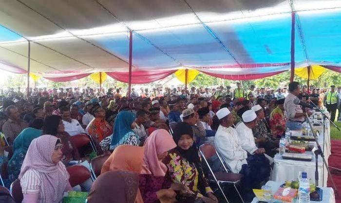 Tampung Protes Warga Soal Tambang Emas Tumpang Pitu, Bupati Banyuwangi Ajak Warga Berdialog Tampung Protes Warga Soal Tambang Emas Tumpang Pitu, Bupati Banyuwangi Ajak Warga Berdialog