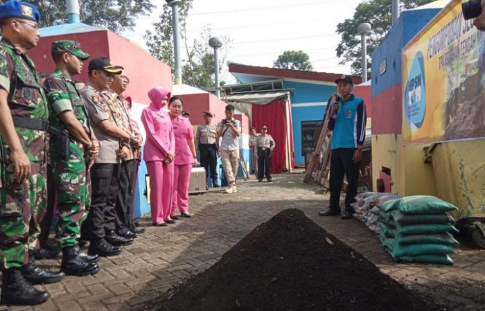 Polres Mojokerto Peringati Hari Peduli Sampah Nasional Polres Mojokerto Peringati Hari Peduli Sampah Nasional