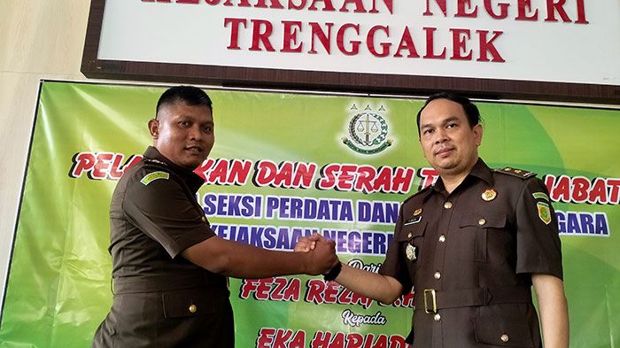 Sertijab Kejari Trenggalek, Eka Hariyadi Jabat Kasi Datun Sertijab Kejari Trenggalek, Eka Hariyadi Jabat Kasi Datun