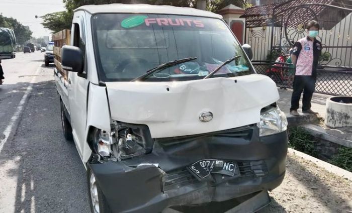 Lima Kendaraan Terlibat Kecelakaan Beruntun di Jombang Lima Kendaraan Terlibat Kecelakaan Beruntun di Jombang