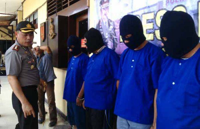 3 Debt Collector di Bojonegoro Diringkus Polisi, Rampas Motor Sembarangan 3 Debt Collector di Bojonegoro Diringkus Polisi, Rampas Motor Sembarangan