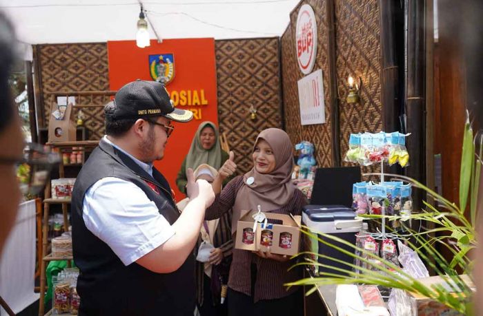 Ingin UMKM Terus Berprogres, Bupati Kediri Ajak ASN dan Kepala OPD Pakai Produk Lokal Ingin UMKM Terus Berprogres, Bupati Kediri Ajak ASN dan Kepala OPD Pakai Produk Lokal