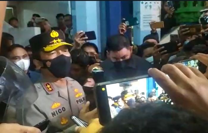 MSAT, Putra Kiai Jombang Tersangka Pencabulan Akhirnya Serahkan Diri, Langsung Dibawa ke Polda Jatim MSAT, Putra Kiai Jombang Tersangka Pencabulan Akhirnya Serahkan Diri, Langsung Dibawa ke Polda Jatim