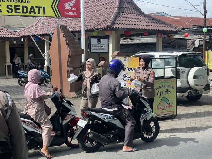 Wujudkan Kamtibmas Kondusif Pasca Pilkada, Polsek Sedati Lakukan Giat Jumat Berkah Wujudkan Kamtibmas Kondusif Pasca Pilkada, Polsek Sedati Lakukan Giat Jumat Berkah
