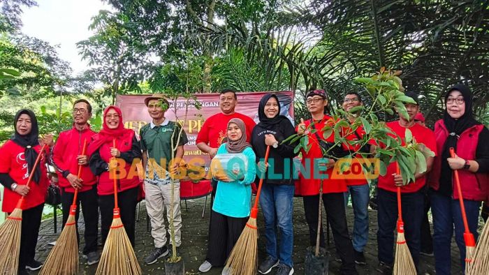 Peringati HUT Partai dan Ketua Umum, DPC PDIP Kabupaten Kediri Gelar Penghijauan 