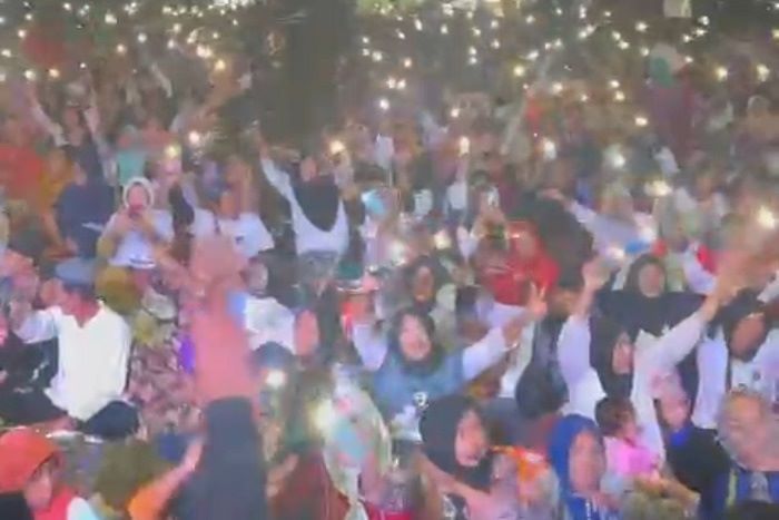 Mubarok Bershalawat di Mojodowo, Dihadiri Ribuan Masyarakat Utara Sungai Brantas Mojokerto Mubarok Bershalawat di Mojodowo, Dihadiri Ribuan Masyarakat Utara Sungai Brantas Mojokerto