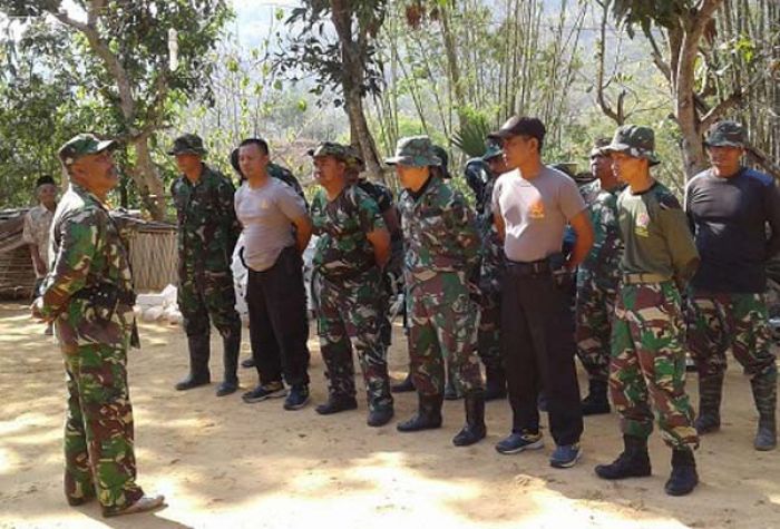 TNI, Polri, dan Masyarakat Kompak di TMMD Pasanggar Pamekasan TNI, Polri, dan Masyarakat Kompak di TMMD Pasanggar Pamekasan