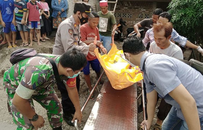 Tersengat Listrik saat Bekerja, Kuli Bangunan di Kediri Tewas Tersengat Listrik saat Bekerja, Kuli Bangunan di Kediri Tewas