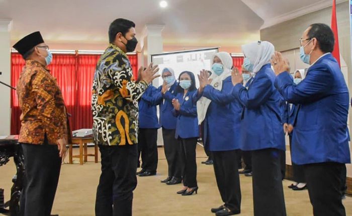 Kukuhkan Pengurus Dekopinda Kota Kediri, Wali Kota Minta Dihadirkan Koperasi Berbasis Teknologi Kukuhkan Pengurus Dekopinda Kota Kediri, Wali Kota Minta Dihadirkan Koperasi Berbasis Teknologi