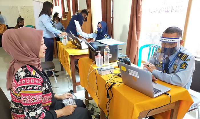 Awali New Normal, Eazy Passport Imigrasi Blitar Datangi SMKN 3 Blitar Awali New Normal, Eazy Passport Imigrasi Blitar Datangi SMKN 3 Blitar