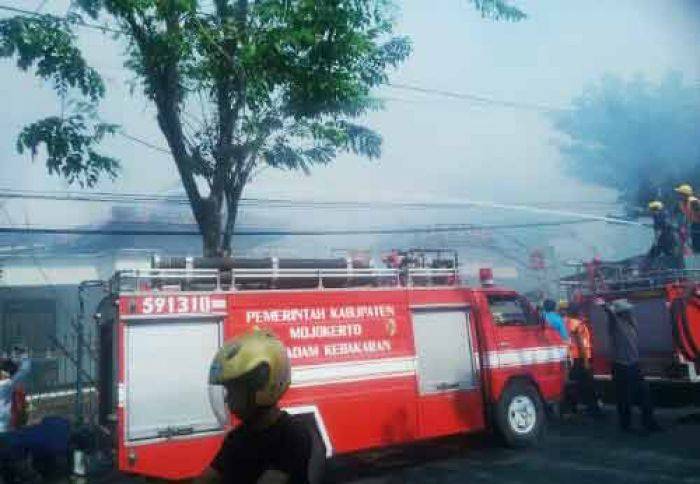 Kantor KUD Sooko Mojokerto Dilalap Api