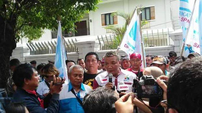 Buruh Nilai Menaker Lepas Tangan Terkait Nasib ABK WNI yang Disandera Buruh Nilai Menaker Lepas Tangan Terkait Nasib ABK WNI yang Disandera