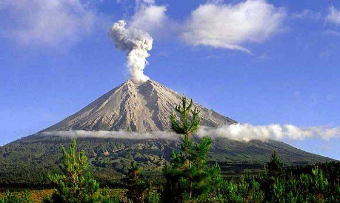 Lontarkan Bom Vulkanik 2.551 Kali, Status Semeru Waspada Level Dua