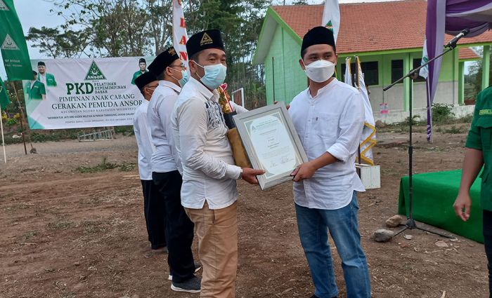 Cetak Kader Militan NU, Gus Barra Apresiasi Pelatihan Kepemimpinan Dasar yang Digelar GP Ansor Ngoro Cetak Kader Militan NU, Gus Barra Apresiasi Pelatihan Kepemimpinan Dasar yang Digelar GP Ansor Ngoro