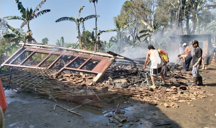 Tinggalkan Kompor Menyala karena Dapat Kabar Keponakan Kecelakaan, Rumah di Malang Terbakar