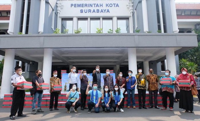 Pemkot Surabaya Terima Bantuan 700 Paket Sembako Pemkot Surabaya Terima Bantuan 700 Paket Sembako