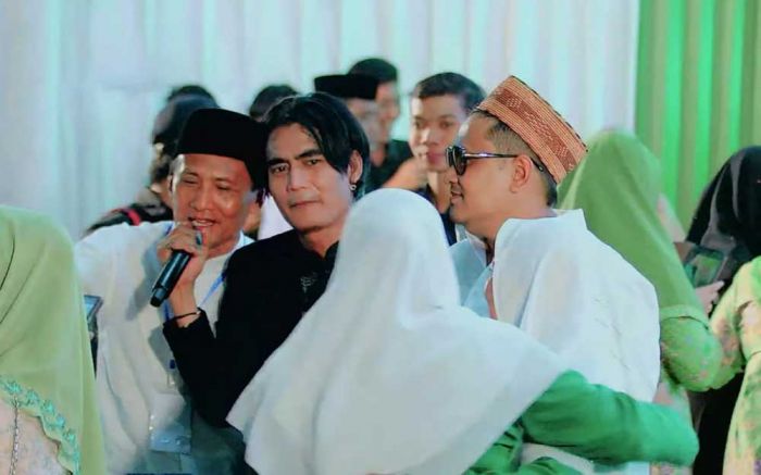 Charly Van Houten dan Gus Miftah Meriahkan Harlah ke-79 Muslimat di Pamekasan, Khofifah Titip Salam Charly Van Houten dan Gus Miftah Meriahkan Harlah ke-79 Muslimat di Pamekasan, Khofifah Titip Salam