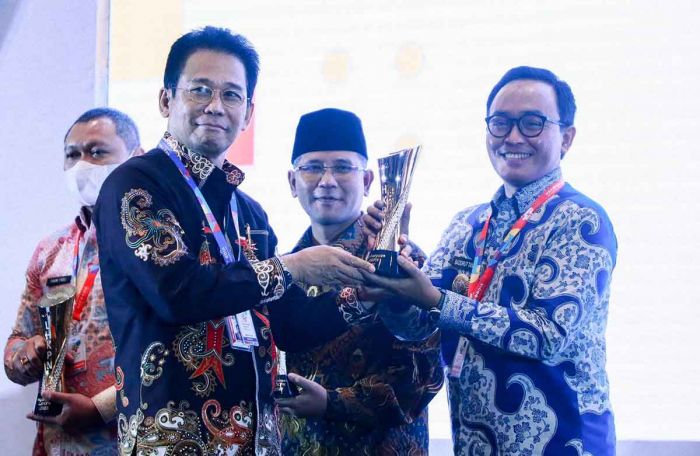 Hakordia 2022, Bupati Pamekasan Terima Penghargaan dari KPK Hakordia 2022, Bupati Pamekasan Terima Penghargaan dari KPK