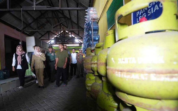 Wali Kota Mojokerto Sidak Pasokan LPG dan BBM Jelang Lebaran Wali Kota Mojokerto Sidak Pasokan LPG dan BBM Jelang Lebaran