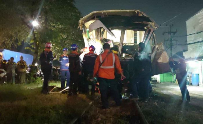 Asisten Masinis Tewas Tertemper Truk di Gresik, KAI Tempuh Jalur Hukum Asisten Masinis Tewas Tertemper Truk di Gresik, KAI Tempuh Jalur Hukum
