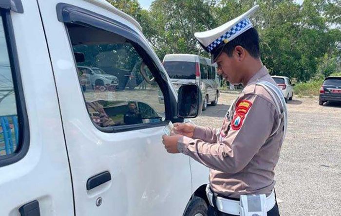 Jumlah Pemohon SIM di Sampang Meningkat, Kasatlantas: Dampak Masifnya Razia Kendaraan Jumlah Pemohon SIM di Sampang Meningkat, Kasatlantas: Dampak Masifnya Razia Kendaraan